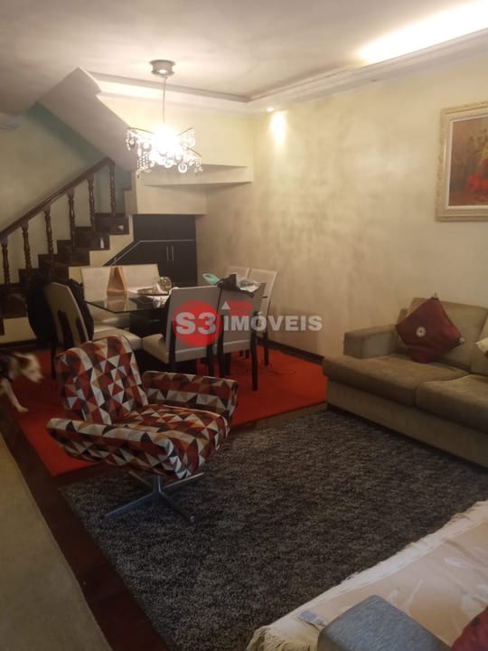 Casa à venda com 3 quartos, 240m² - Foto 1