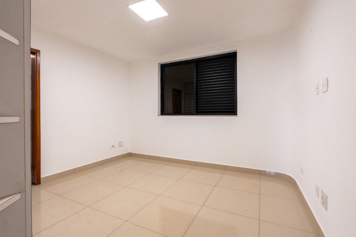 Apartamento à venda com 4 quartos, 220m² - Foto 27