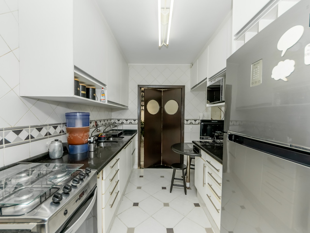 Apartamento à venda com 3 quartos, 185m² - Foto 15