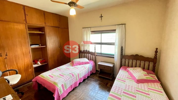 Casa à venda com 4 quartos, 255m² - Foto 22