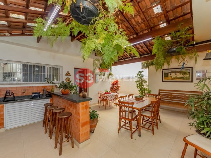 Casa à venda com 4 quartos, 237m² - Foto 14