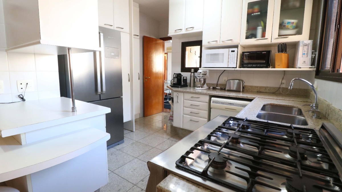 Apartamento à venda com 4 quartos, 226m² - Foto 39