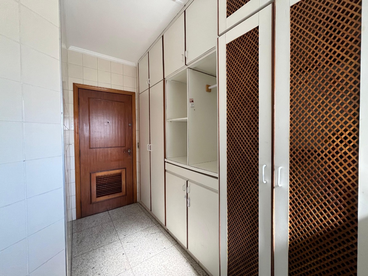 Apartamento à venda com 4 quartos, 176m² - Foto 22