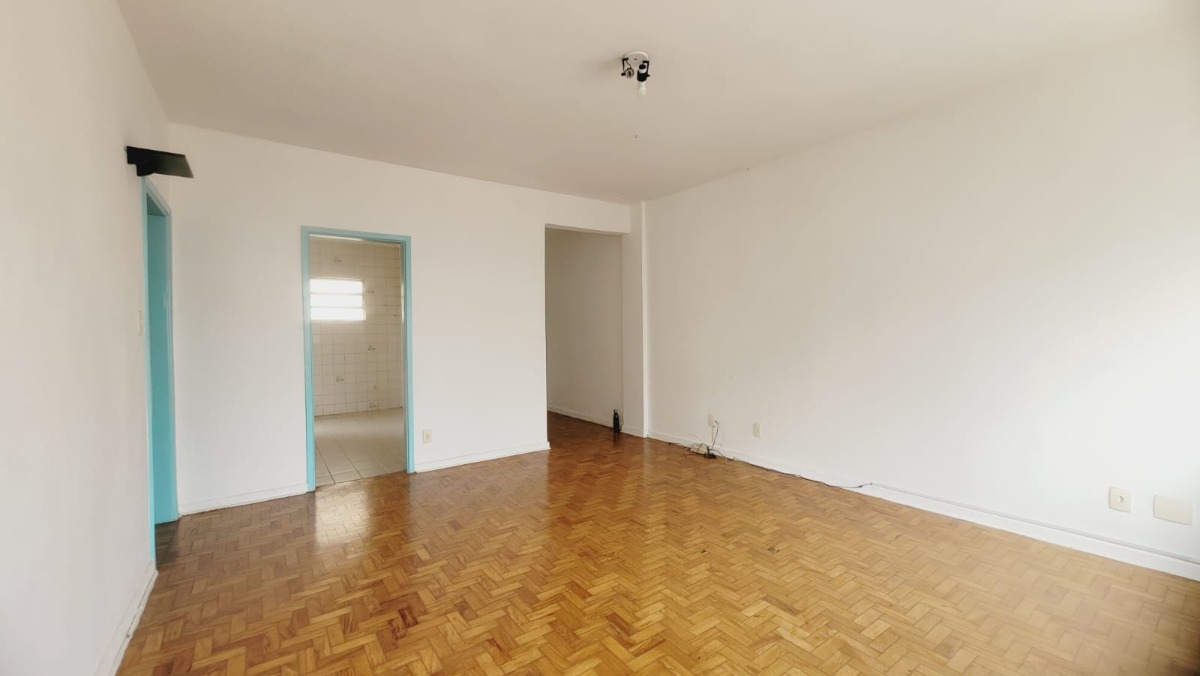 Apartamento à venda com 3 quartos, 110m² - Foto 2