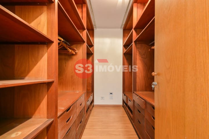 Casa à venda com 4 quartos, 331m² - Foto 53