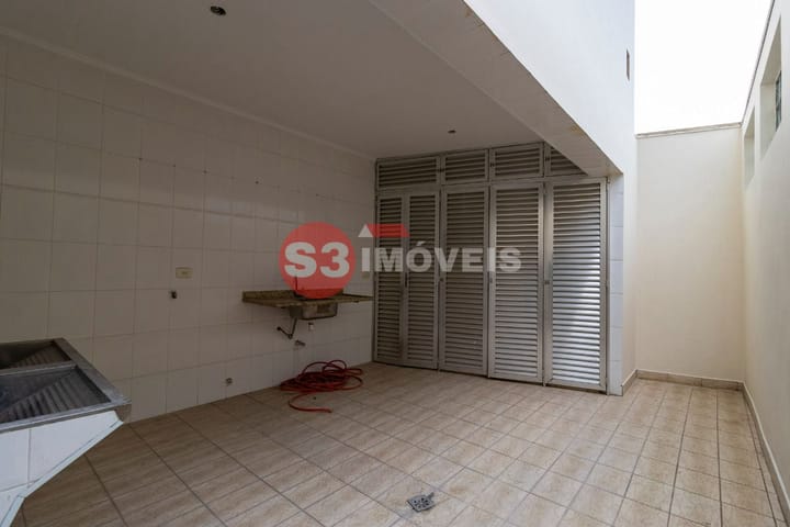 Casa à venda com 3 quartos, 240m² - Foto 16