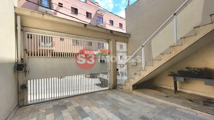 Casa à venda com 3 quartos, 245m² - Foto 2