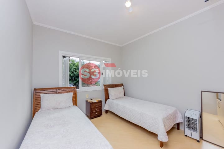 Casa à venda com 3 quartos, 300m² - Foto 15