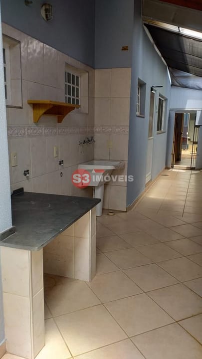 Casa para alugar com 4 quartos, 161m² - Foto 12