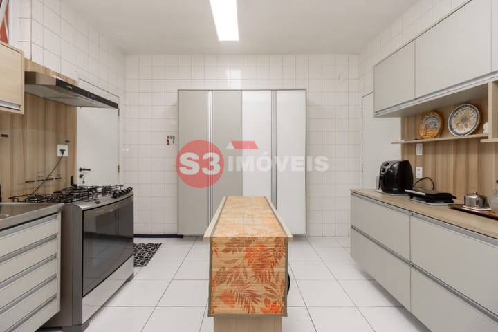 Casa à venda com 3 quartos, 300m² - Foto 27