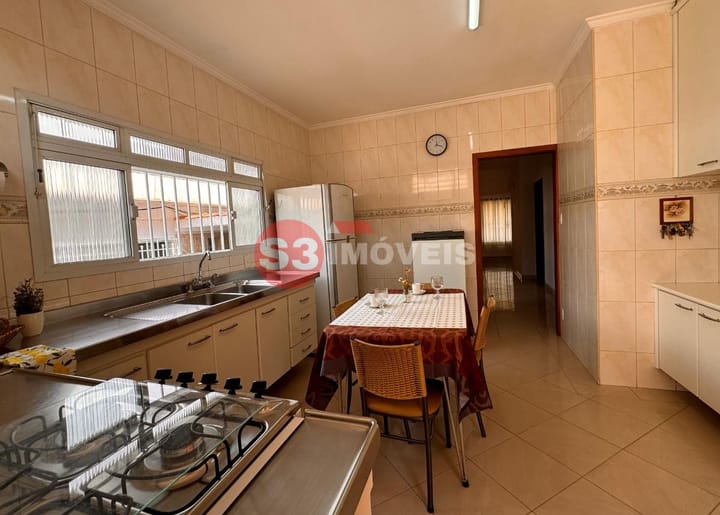 Casa à venda com 3 quartos, 178m² - Foto 3