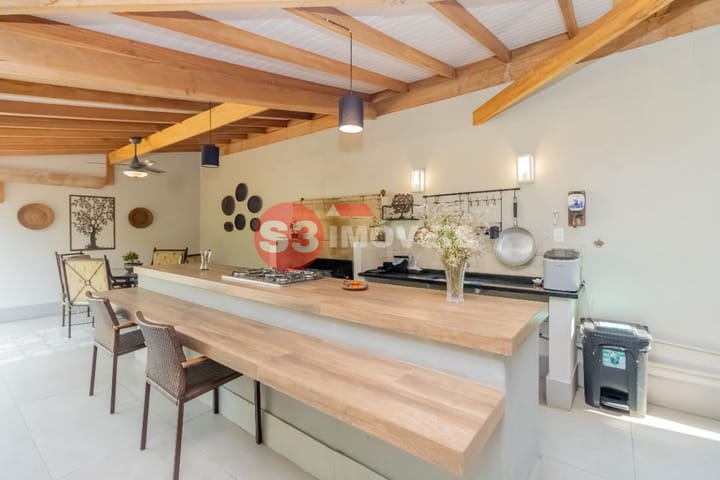 Casa à venda com 5 quartos, 350m² - Foto 17