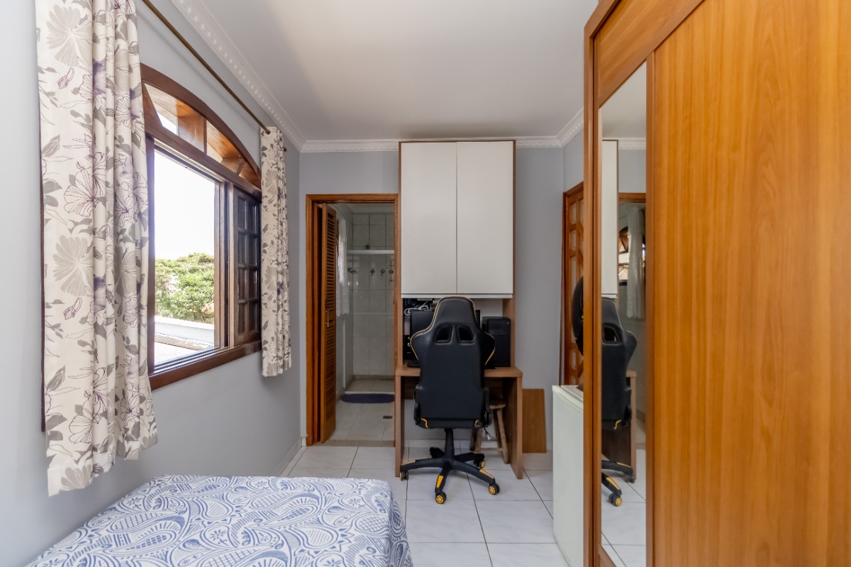 Casa à venda com 3 quartos, 211m² - Foto 26