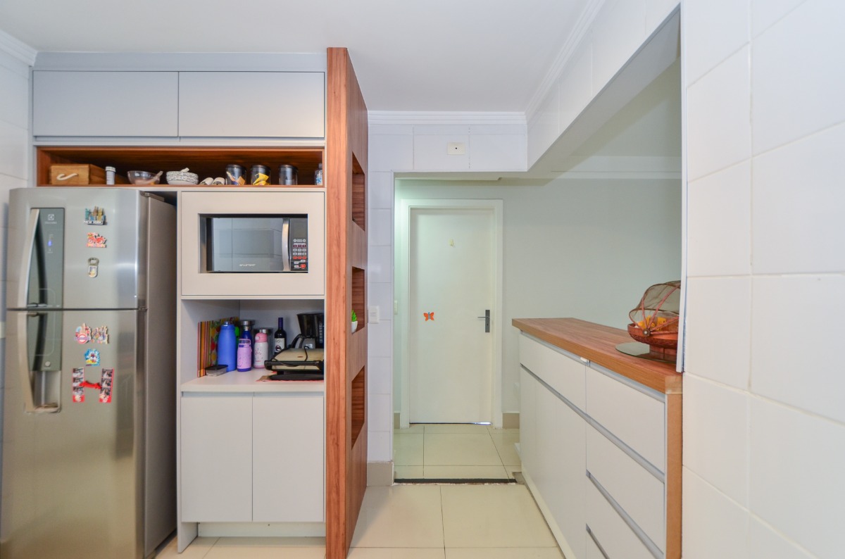 Apartamento à venda com 2 quartos, 64m² - Foto 11