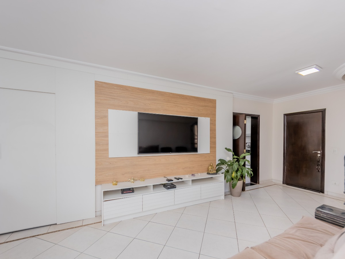 Apartamento à venda com 3 quartos, 185m² - Foto 9