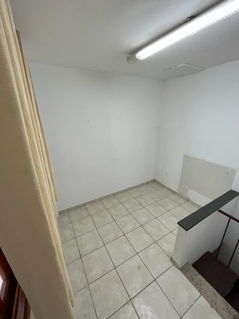 Casa à venda com 3 quartos, 198m² - Foto 14