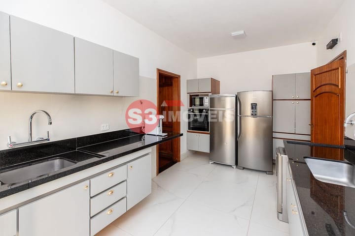 Casa à venda com 4 quartos, 450m² - Foto 15