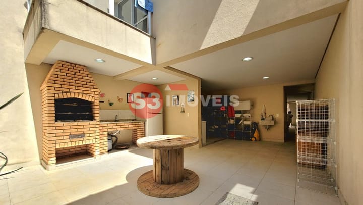 Casa à venda com 3 quartos, 245m² - Foto 9