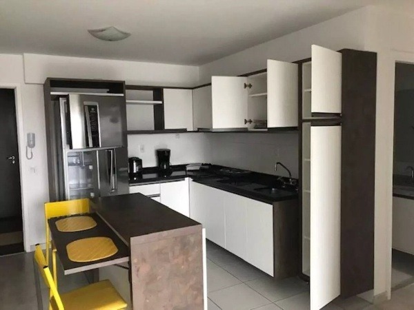 Apartamento à venda com 2 quartos, 62m² - Foto 3