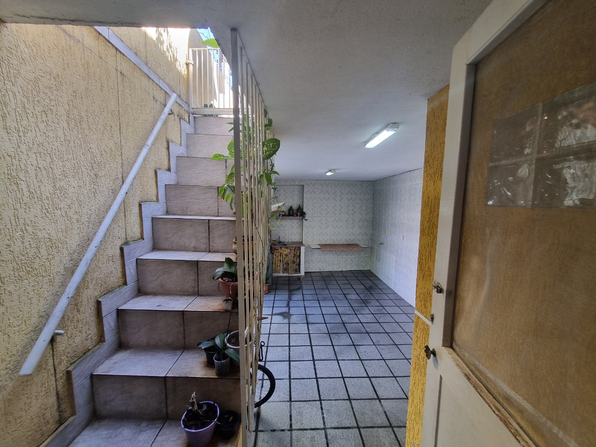 Casa à venda com 2 quartos, 120m² - Foto 13