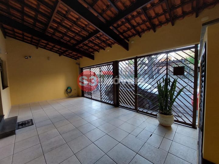 Casa à venda com 4 quartos, 200m² - Foto 4