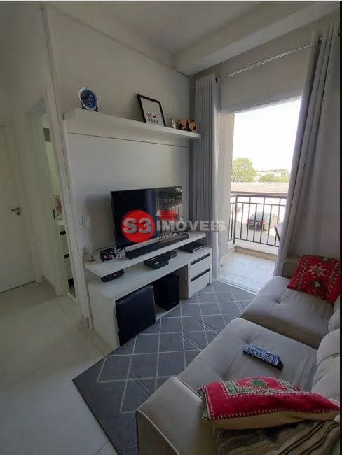 Apartamento à venda com 2 quartos, 60m² - Foto 1