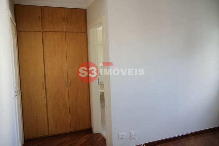 Apartamento à venda com 3 quartos, 243m² - Foto 40