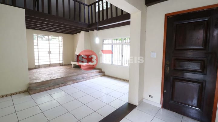 Casa à venda com 2 quartos, 140m² - Foto 1