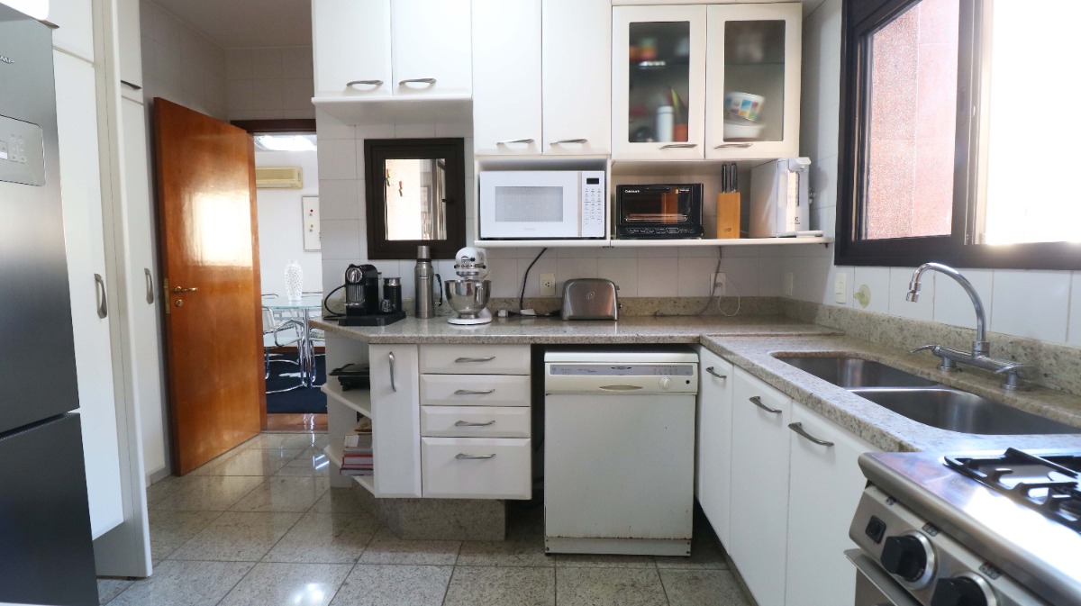 Apartamento à venda com 4 quartos, 226m² - Foto 40