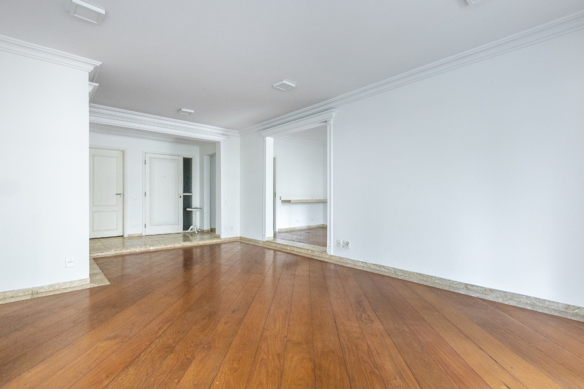 Apartamento à venda com 3 quartos, 200m² - Foto 10