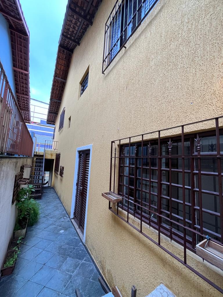 Casa à venda com 3 quartos, 198m² - Foto 18