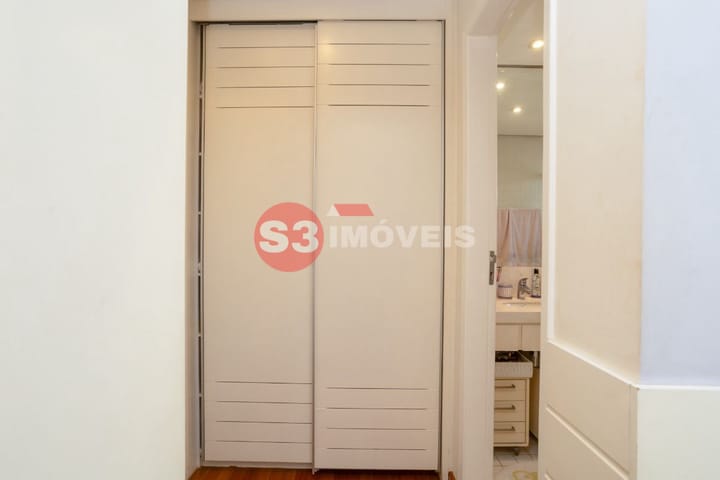 Apartamento à venda com 4 quartos, 235m² - Foto 32