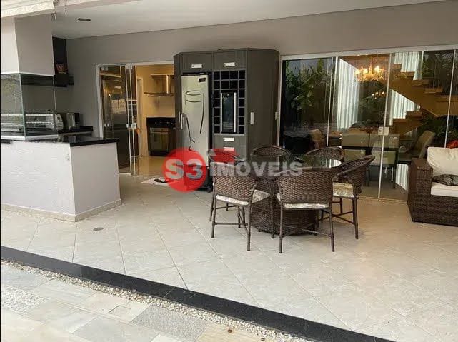 Casa de Condomínio à venda com 3 quartos, 270m² - Foto 1