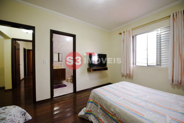 Casa à venda com 5 quartos, 310m² - Foto 14