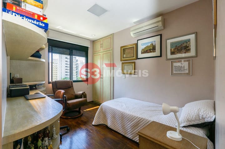 Apartamento à venda com 3 quartos, 200m² - Foto 35