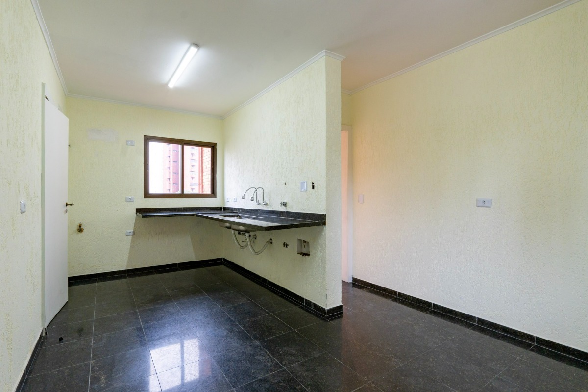 Apartamento à venda com 4 quartos, 236m² - Foto 23