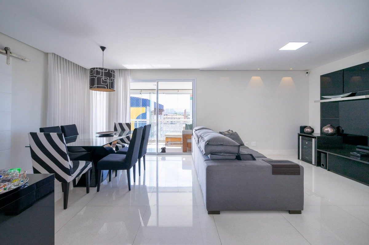 Apartamento à venda com 4 quartos, 162m² - Foto 1