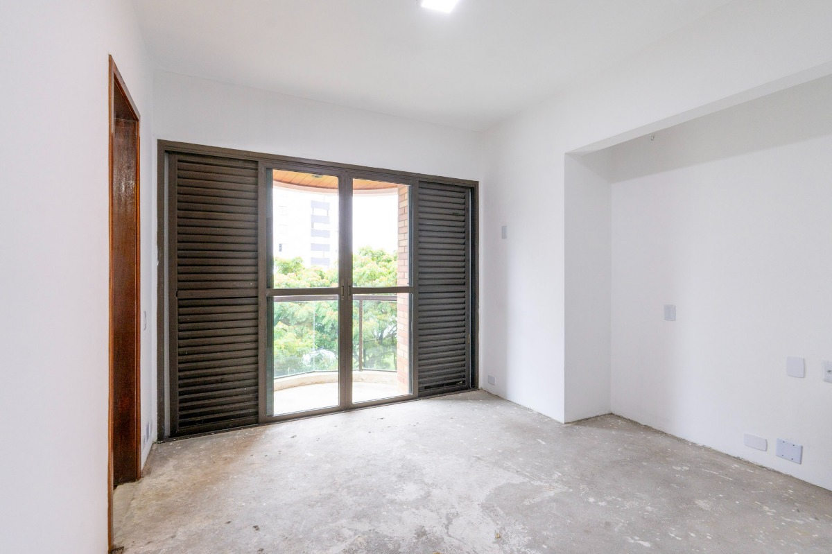 Apartamento à venda com 4 quartos, 236m² - Foto 33