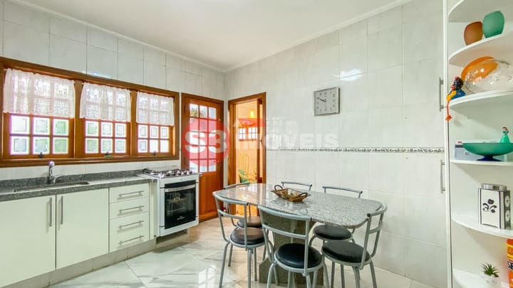 Casa à venda com 5 quartos, 275m² - Foto 9