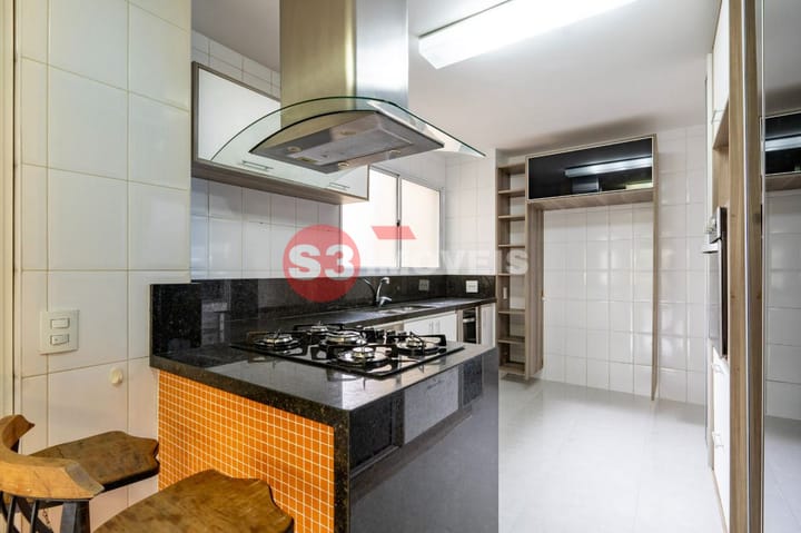 Apartamento à venda com 3 quartos, 145m² - Foto 17