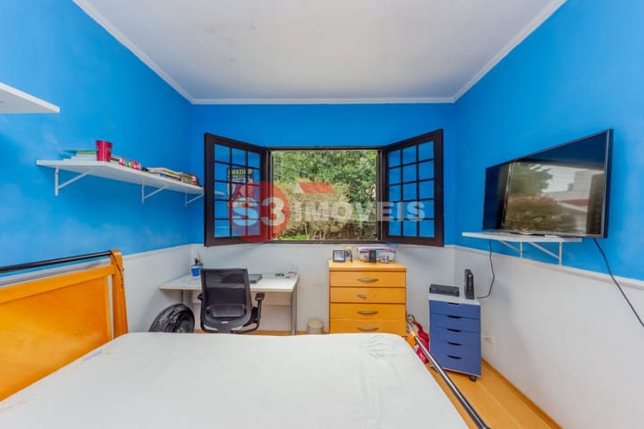 Casa à venda com 3 quartos, 238m² - Foto 8