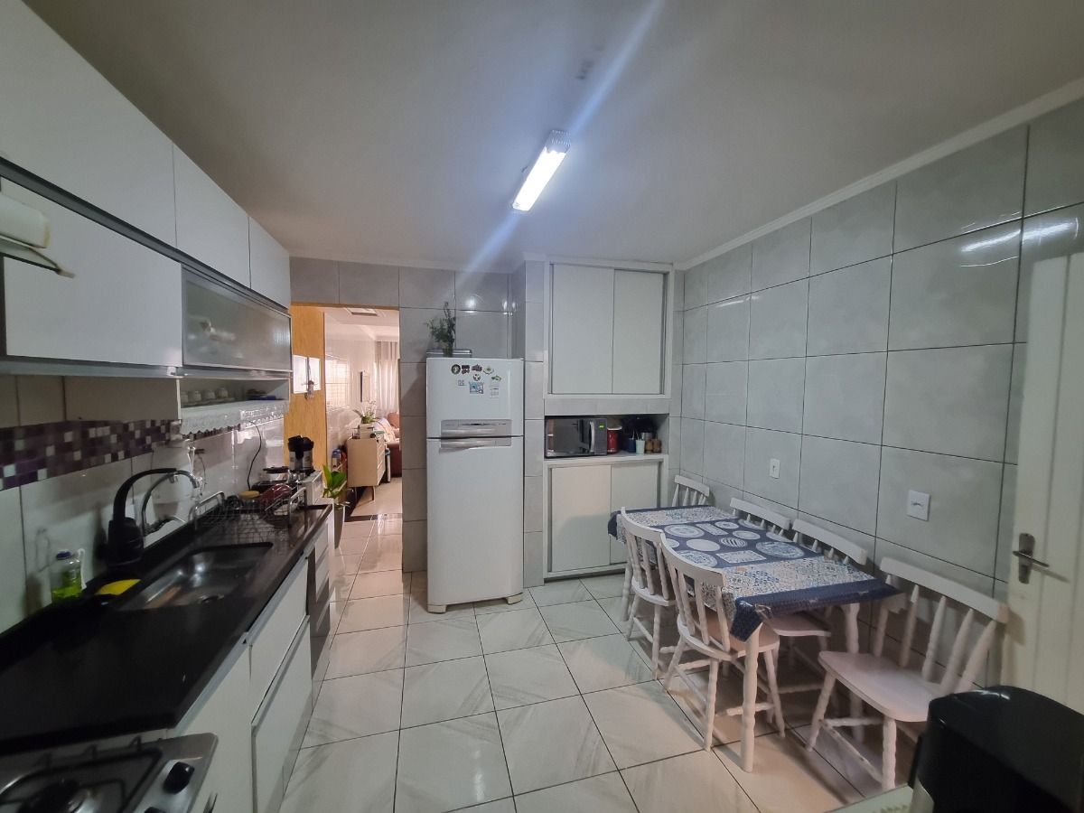 Casa à venda com 2 quartos, 120m² - Foto 8