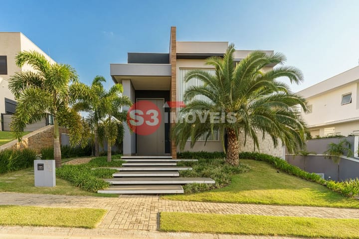 Casa de Condomínio à venda com 4 quartos, 560m² - Foto 2