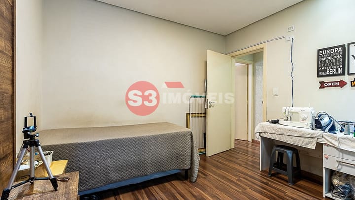 Casa à venda com 4 quartos, 300m² - Foto 47