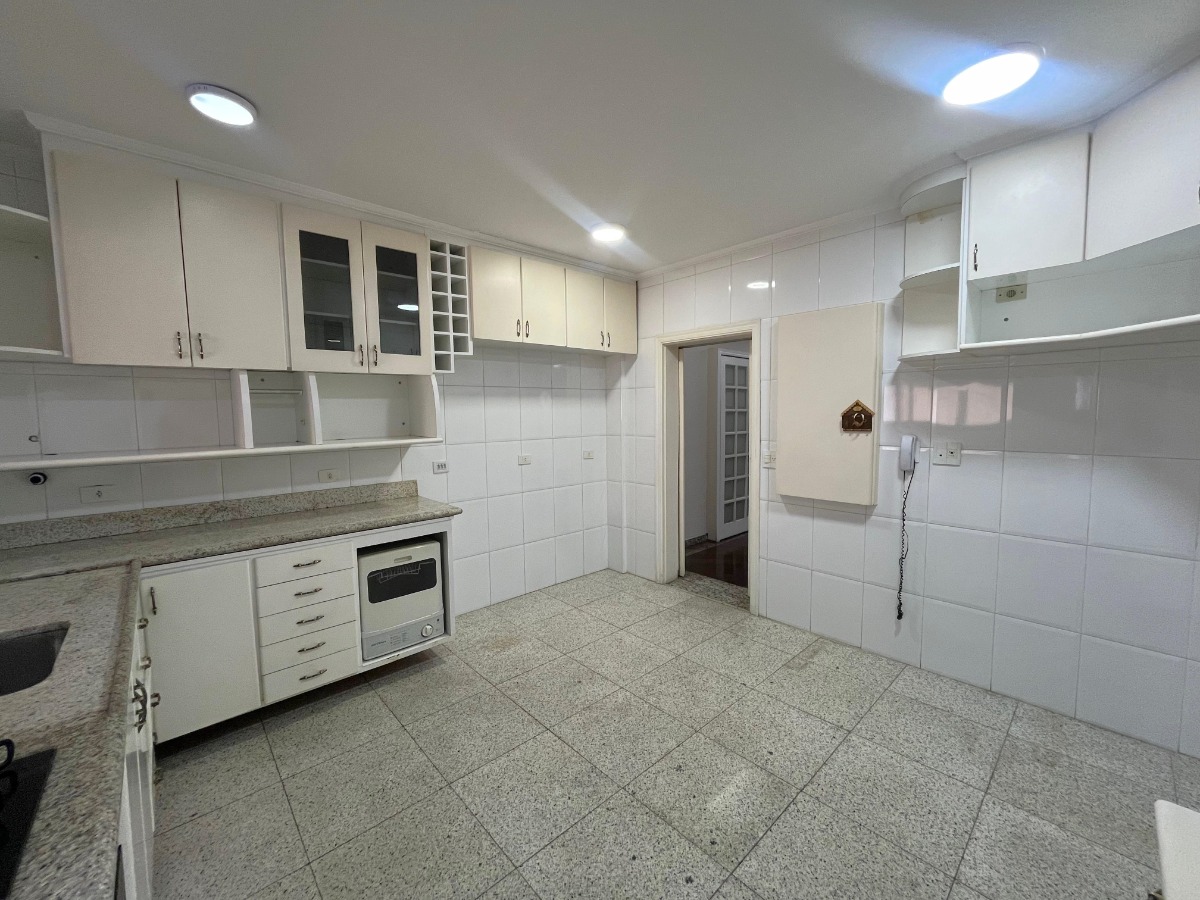 Apartamento à venda com 4 quartos, 176m² - Foto 18