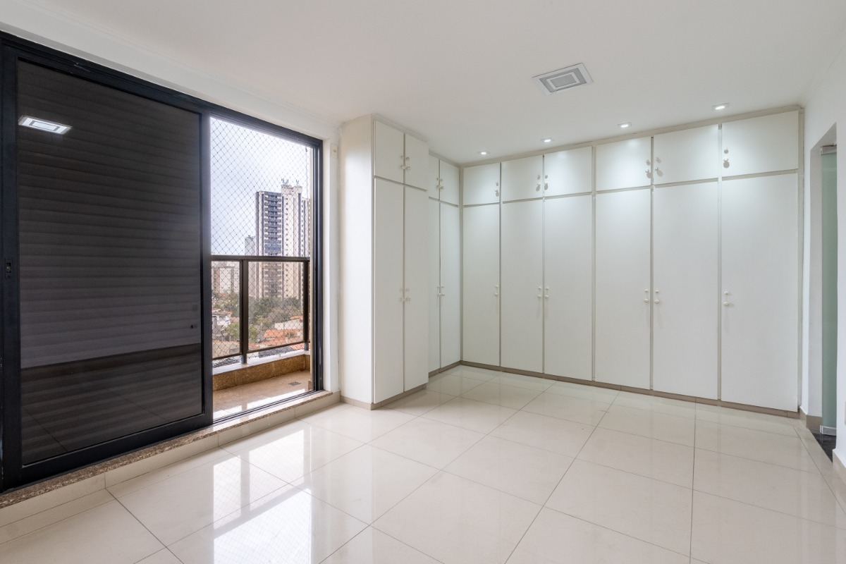 Apartamento à venda com 4 quartos, 220m² - Foto 19