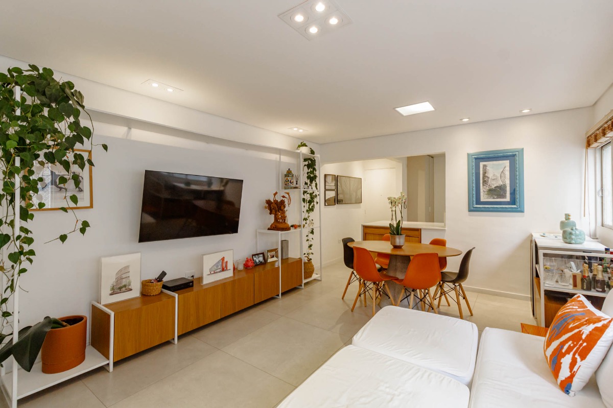 Apartamento à venda com 2 quartos, 82m² - Foto 2