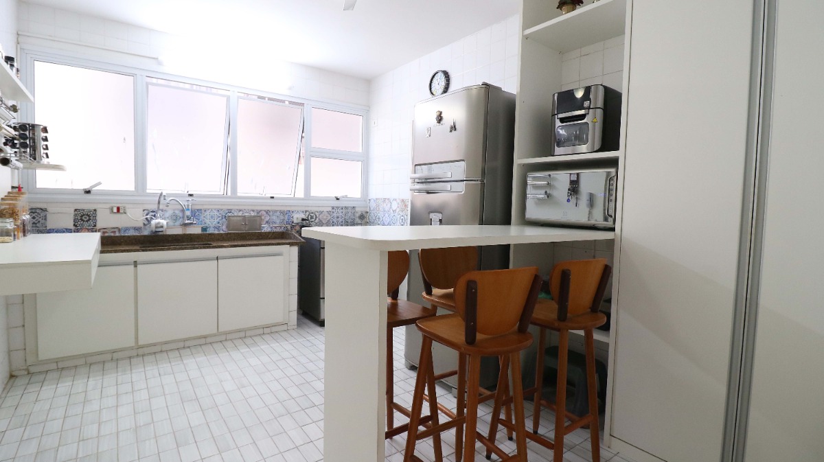 Apartamento à venda com 3 quartos, 117m² - Foto 13