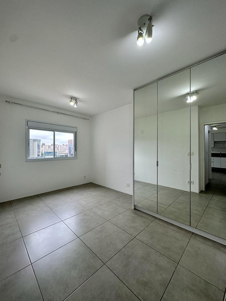 Apartamento à venda com 2 quartos, 67m² - Foto 4