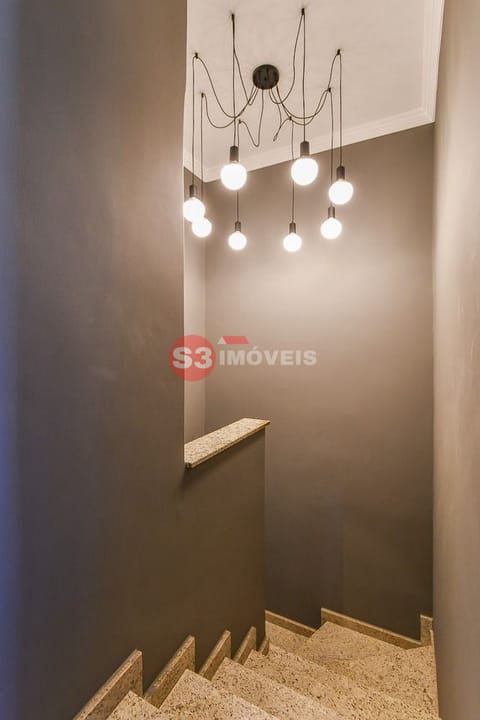 Casa à venda com 4 quartos, 240m² - Foto 30